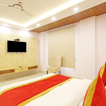Hotel Mayfair Just A Minute Away From New Delhi Railway Station And Connaught Place Extérieur photo