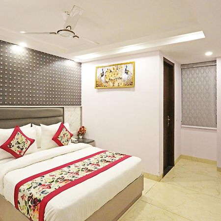 Hotel Mayfair Just A Minute Away From New Delhi Railway Station And Connaught Place Extérieur photo