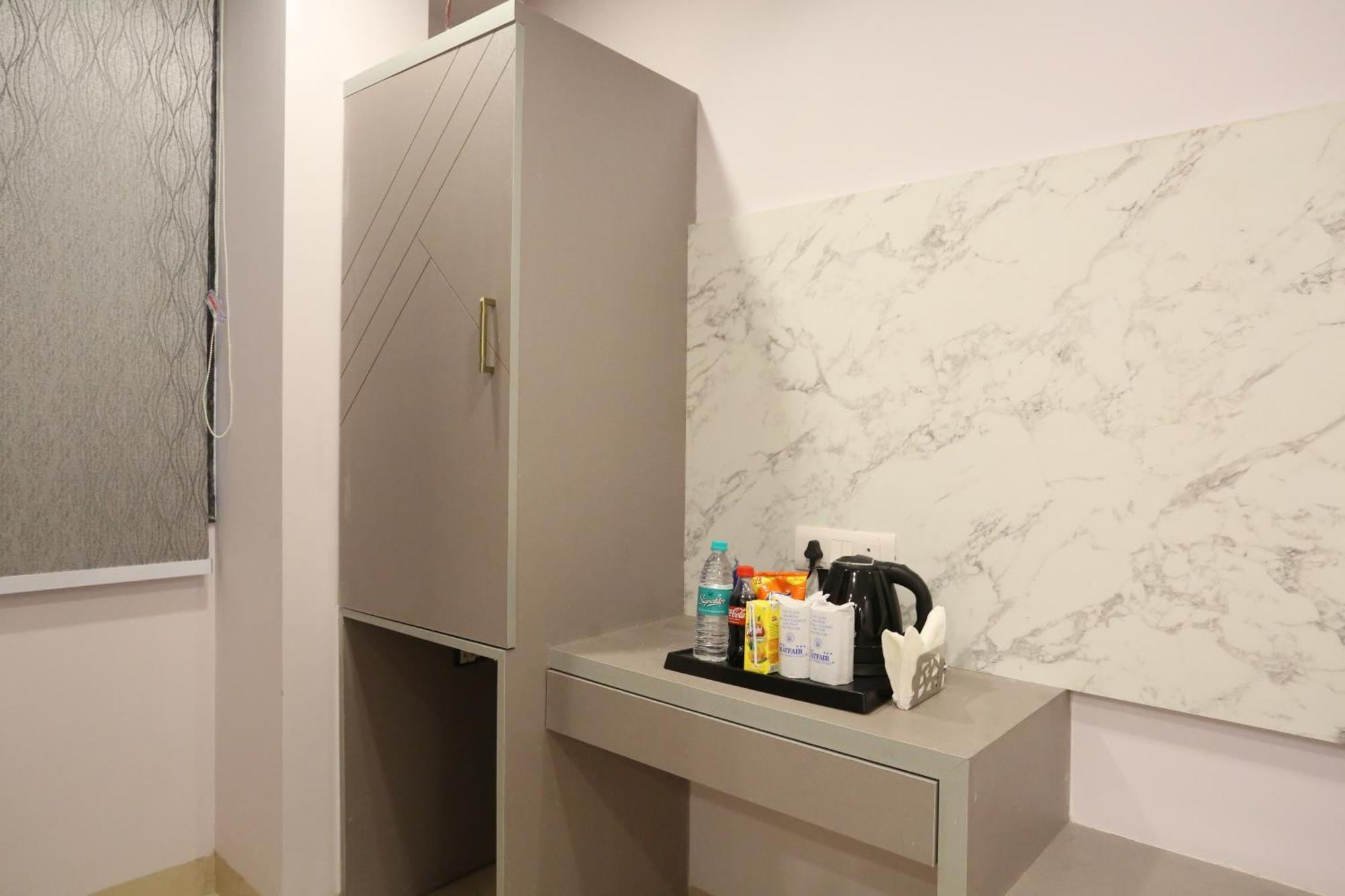 Hotel Mayfair Just A Minute Away From New Delhi Railway Station And Connaught Place Extérieur photo