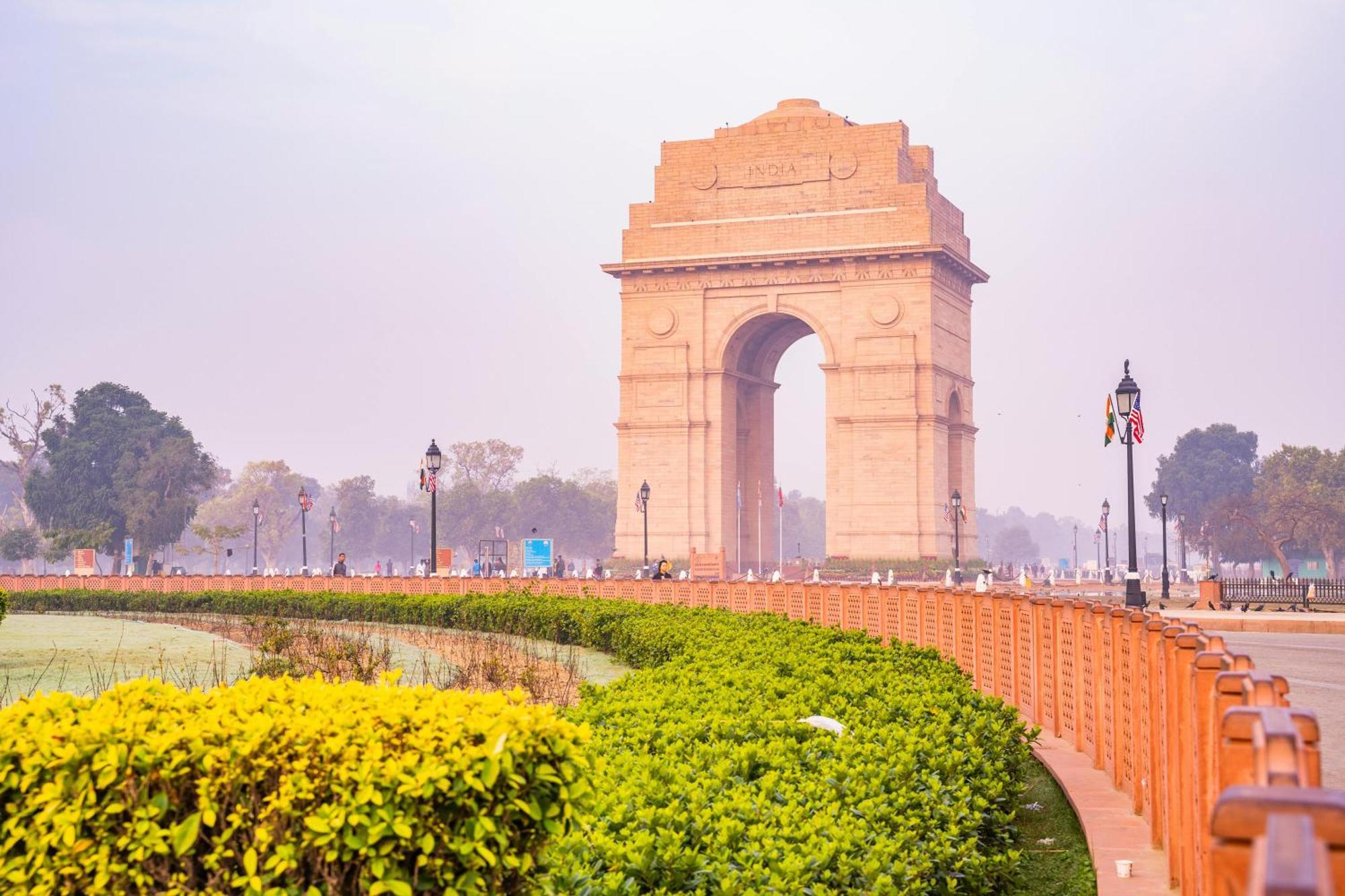 Hotel Mayfair Just A Minute Away From New Delhi Railway Station And Connaught Place Extérieur photo