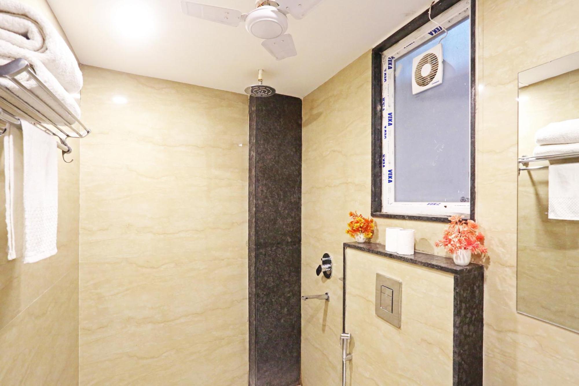 Hotel Mayfair Just A Minute Away From New Delhi Railway Station And Connaught Place Extérieur photo