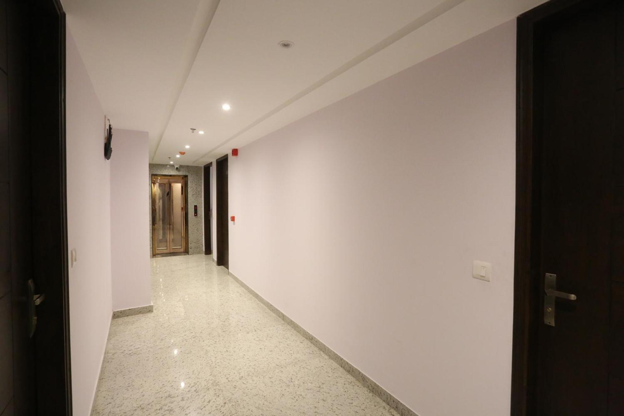 Hotel Mayfair Just A Minute Away From New Delhi Railway Station And Connaught Place Extérieur photo